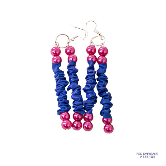 Aretes azul y fuscia, estilo srunchy con perlas