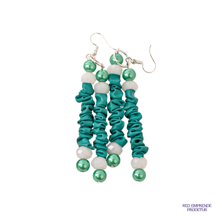 Aretes verdes y blanco, estilo scrunchy con perlas