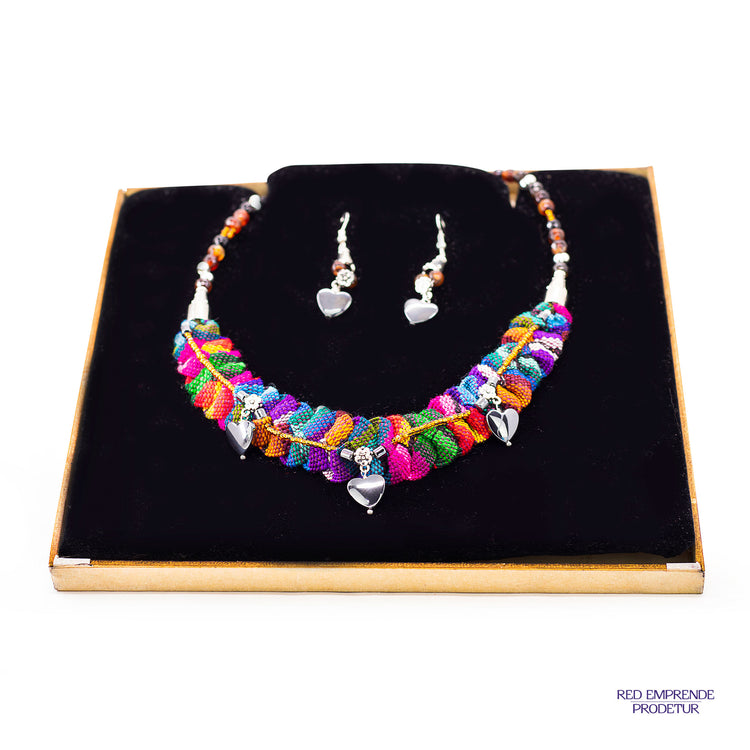 Juego de collar típico y aretes con piedra acerina