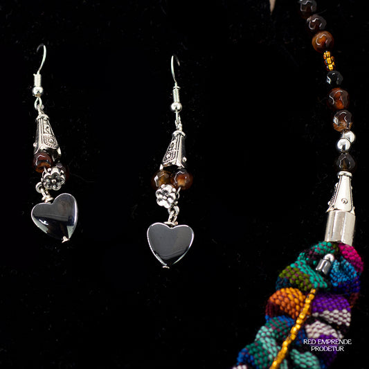 Juego de collar típico y aretes con piedra acerina