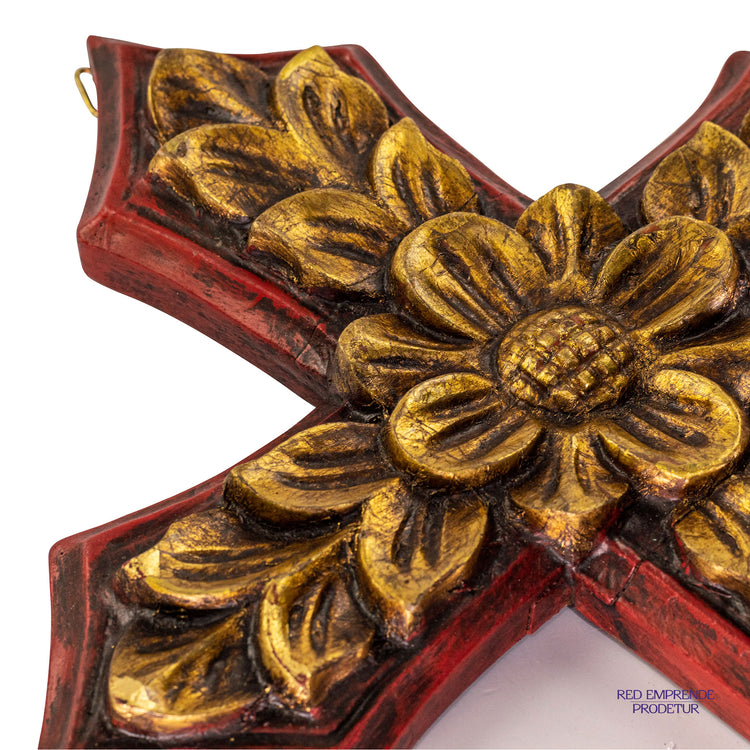 Cruz Dorada de Cedro