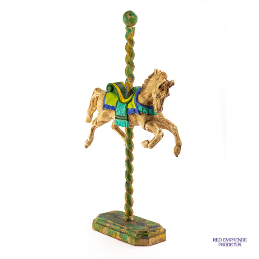 Caballo dorado estilo carrusel