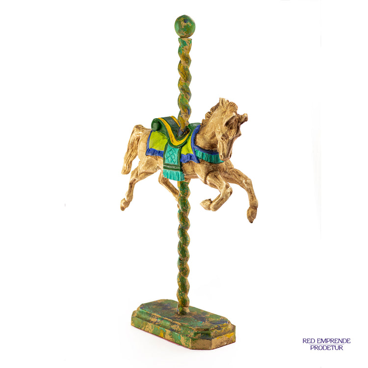 Caballo dorado estilo carrusel