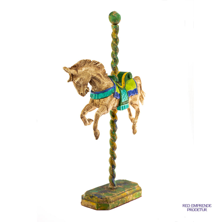 Caballo dorado estilo carrusel