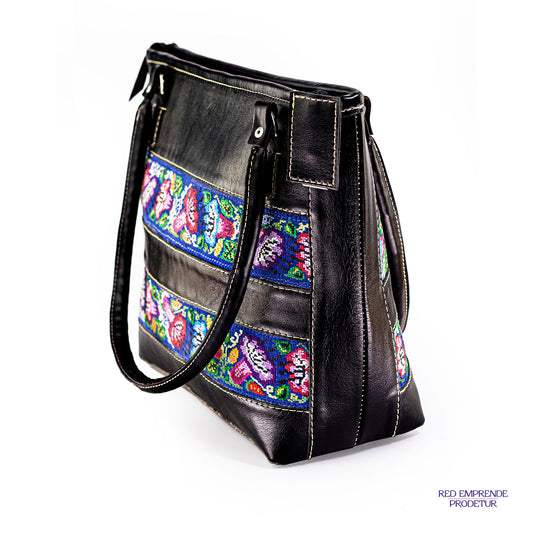 Bolsa Negra con Tejido Típico azul y flores
