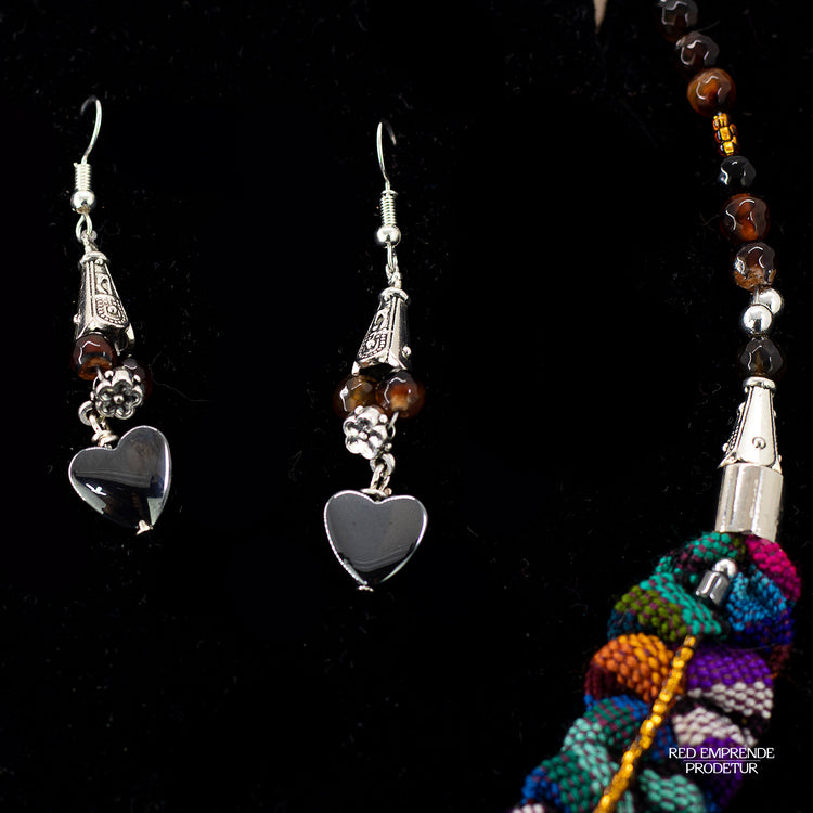 Juego de collar típico y aretes con piedra acerina